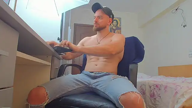 Ryanstone  online show from July 4, 6:49 am