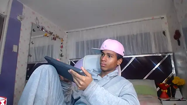 Santy bigcock 01 online show from July 28, 7:39 pm