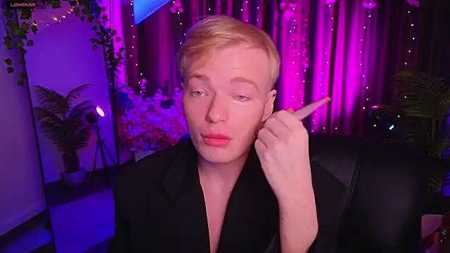 Kristenegor online show from February 11, 9:31 pm