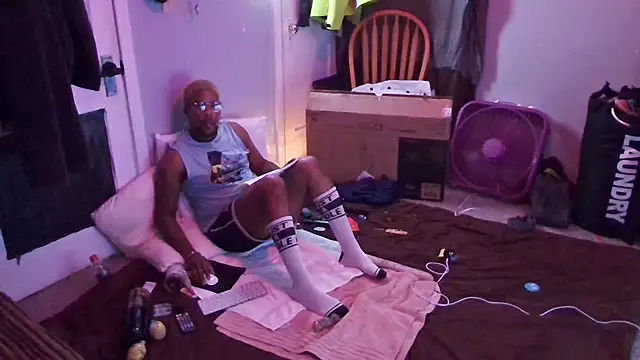 cosmiccloudpig online show from May 31, 11:27 pm