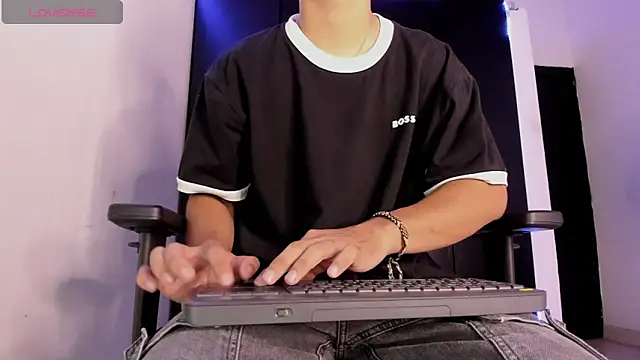 Liam Mateo online show from May 23, 6:08 am