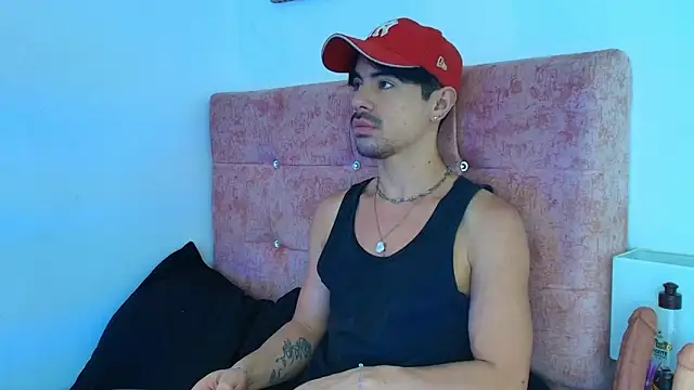 Ethan Briggs online show from January 19, 2:47 am