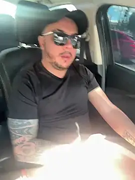 Diegohernan17 online show from June 27, 3:39 pm