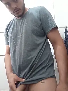 Juninho18c online show from May 24, 6:36 pm