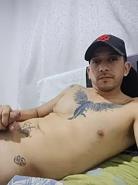 MrWolfHot online show from June 25, 5:56 am