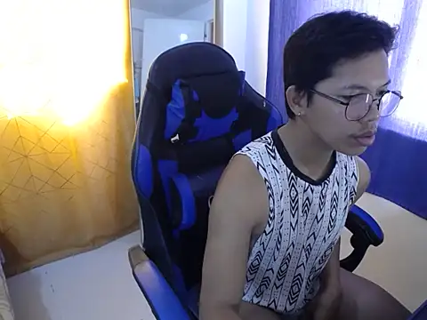 holly oreo online show from June 24, 11:29 pm