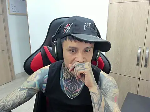 Chrissblack online show from March 25, 3:21 am