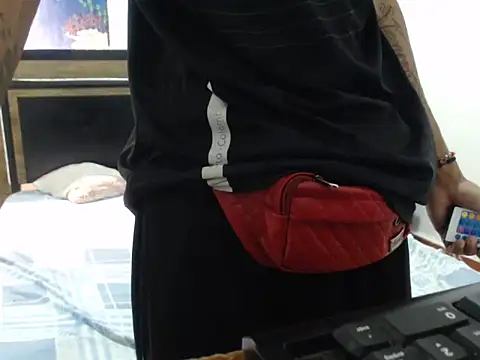 Skinny horny boy online show from February 3, 11:32 pm