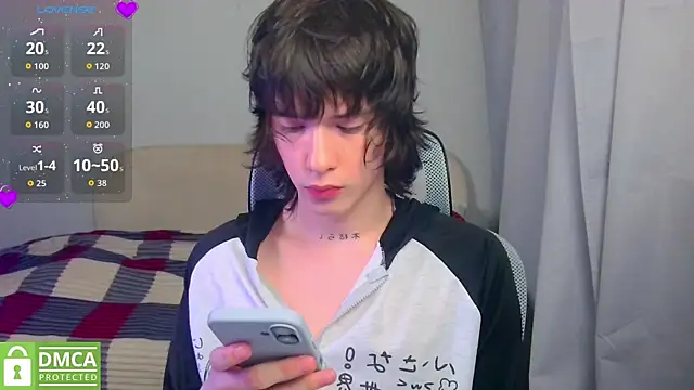 LeonBoykisser online show from July 22, 6:33 pm