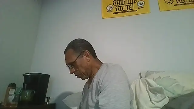 swimmer2496 online show from July 29, 1:37 am