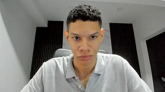 milo cruz  online show from April 18, 2:57 am