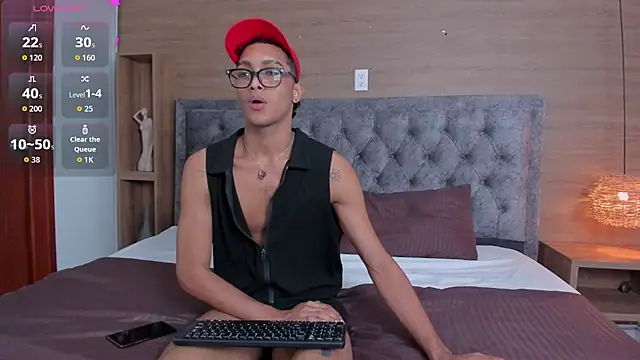 drako18  online show from May 22, 3:22 am