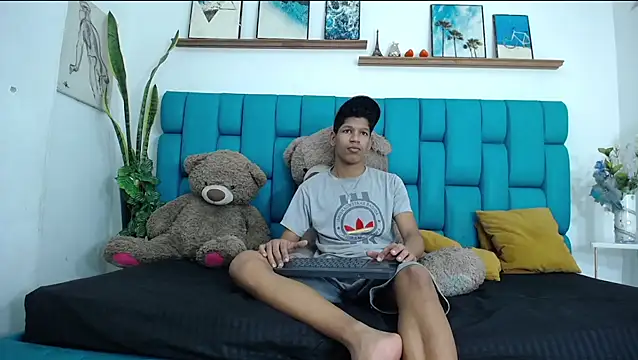 Stephen Angel online show from February 18, 6:44 am