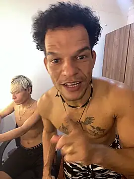 MaxyRyan online show from March 21, 1:15 pm