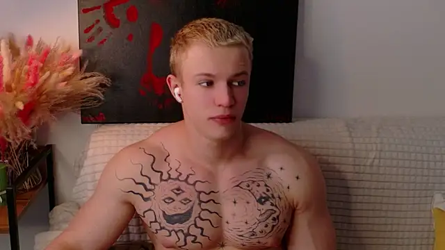 SterlingNoir online show from February 16, 9:07 am