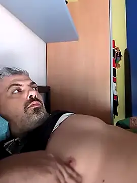 raysexy81 online show from May 21, 11:15 am