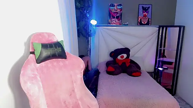 Top and bottom online show from May 13, 9:01 pm