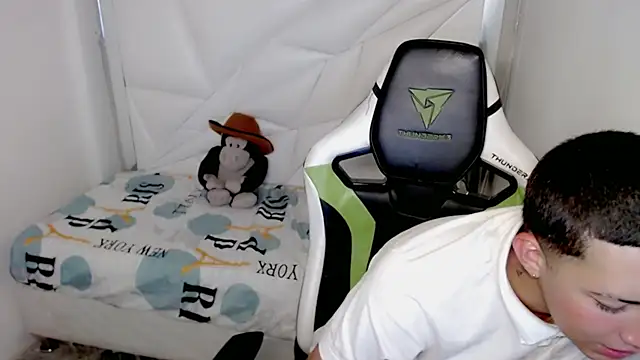 Street poemm  online show from March 14, 7:37 am