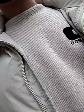 Qianluo003 online show from March 2, 7:15 am