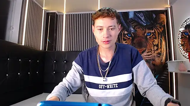  Santi2 online show from March 4, 9:00 pm