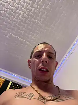 Hugo1993 online show from August 3, 8:04 pm