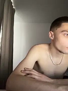 JhonnyBrown23 online show from May 7, 4:18 pm