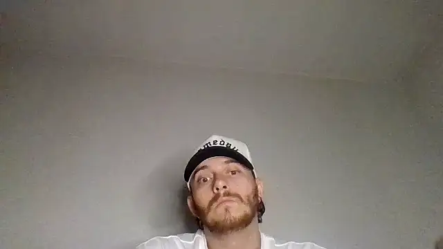 TallHungandCloudy69 online show from April 1, 6:15 am