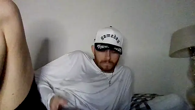 TallHungandCloudy69 online show from April 13, 8:37 am