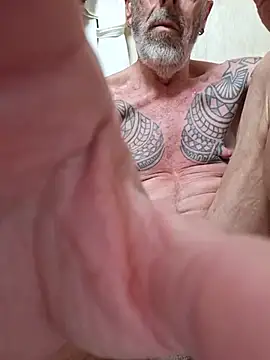 XXX666HEIL online show from August 2, 3:43 pm