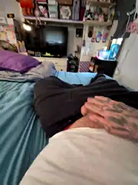 XXBigStrokesXX online show from June 16, 8:00 pm