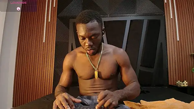 Oliver Laurent  online show from April 20, 11:18 pm