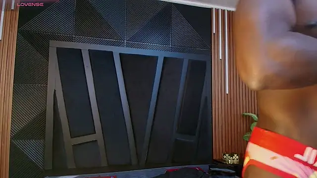 Oliver Laurent  online show from April 23, 3:11 am