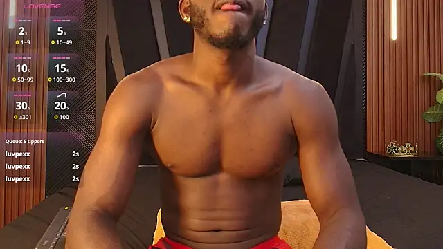 Oliver Laurent  online show from April 18, 11:37 pm