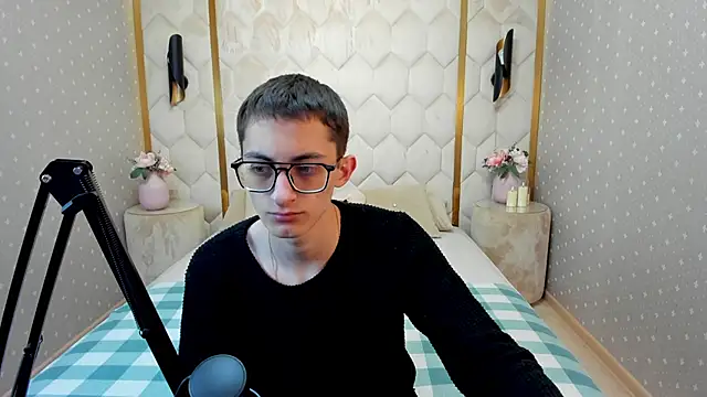 RonBevs online show from May 6, 8:09 pm