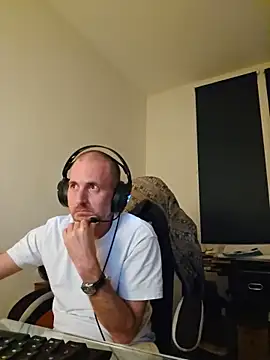 dufatcock online show from June 1, 2:01 am