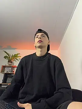 SebastianReed  online show from June 25, 4:26 am