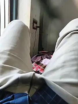 handsomeboy14376 online show from May 18, 6:52 am