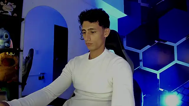 MaxiimoRomano  online show from July 25, 7:54 pm