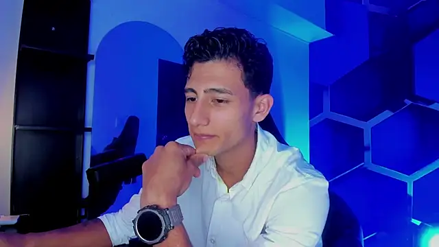 MaxiimoRomano  online show from July 31, 7:34 pm