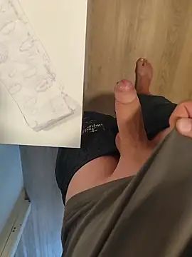 Essie deLona online show from July 11, 6:26 am