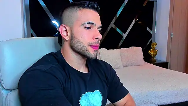 Raytorres online show from April 26, 9:11 pm