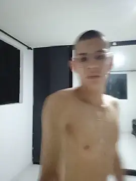 luis sanchez018 online show from May 7, 11:38 pm