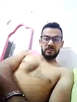 Alimohamed08 online show from May 6, 9:37 pm
