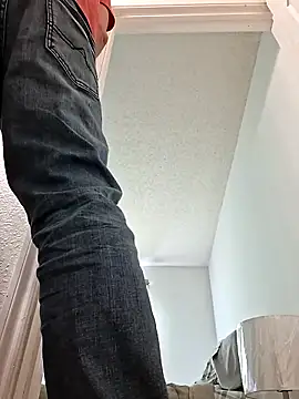 middickstroking online show from May 3, 10:12 pm