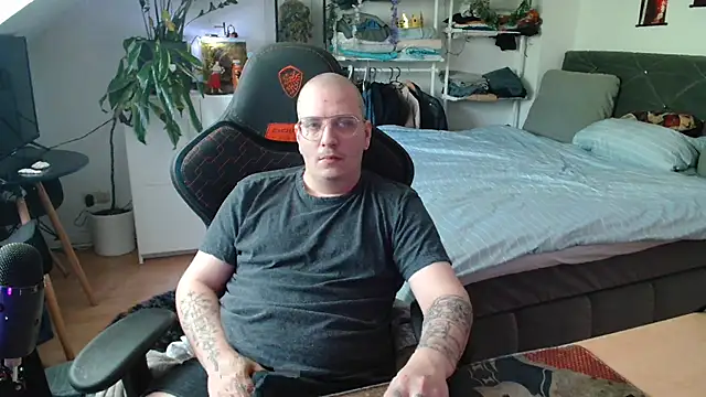 Oderwattboy online show from May 24, 8:20 am