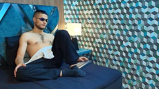 Joaho Fernandez online show from July 12, 10:23 pm