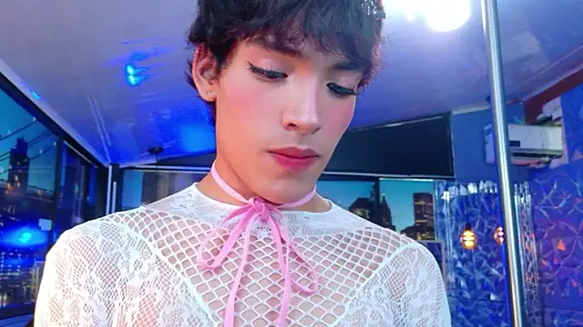 IsaacNovaa online show from May 8, 8:20 pm