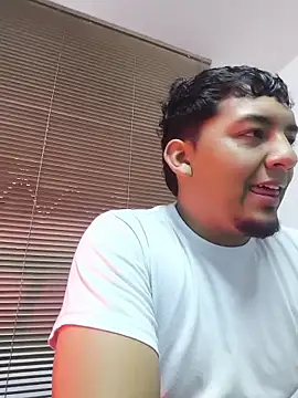 Itsdavidxxx online show from April 18, 11:48 pm