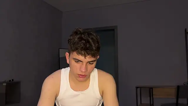 MaxWoolf online show from May 9, 2:51 pm