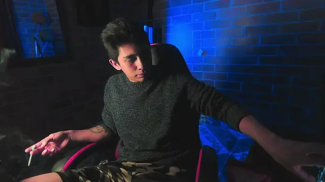 ethann2  online show from April 4, 6:32 am